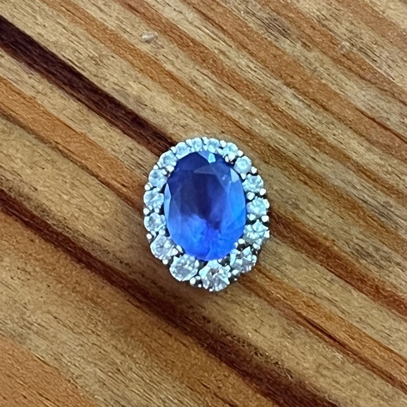 1.30 genuine tanzanite with diamond halo necklace